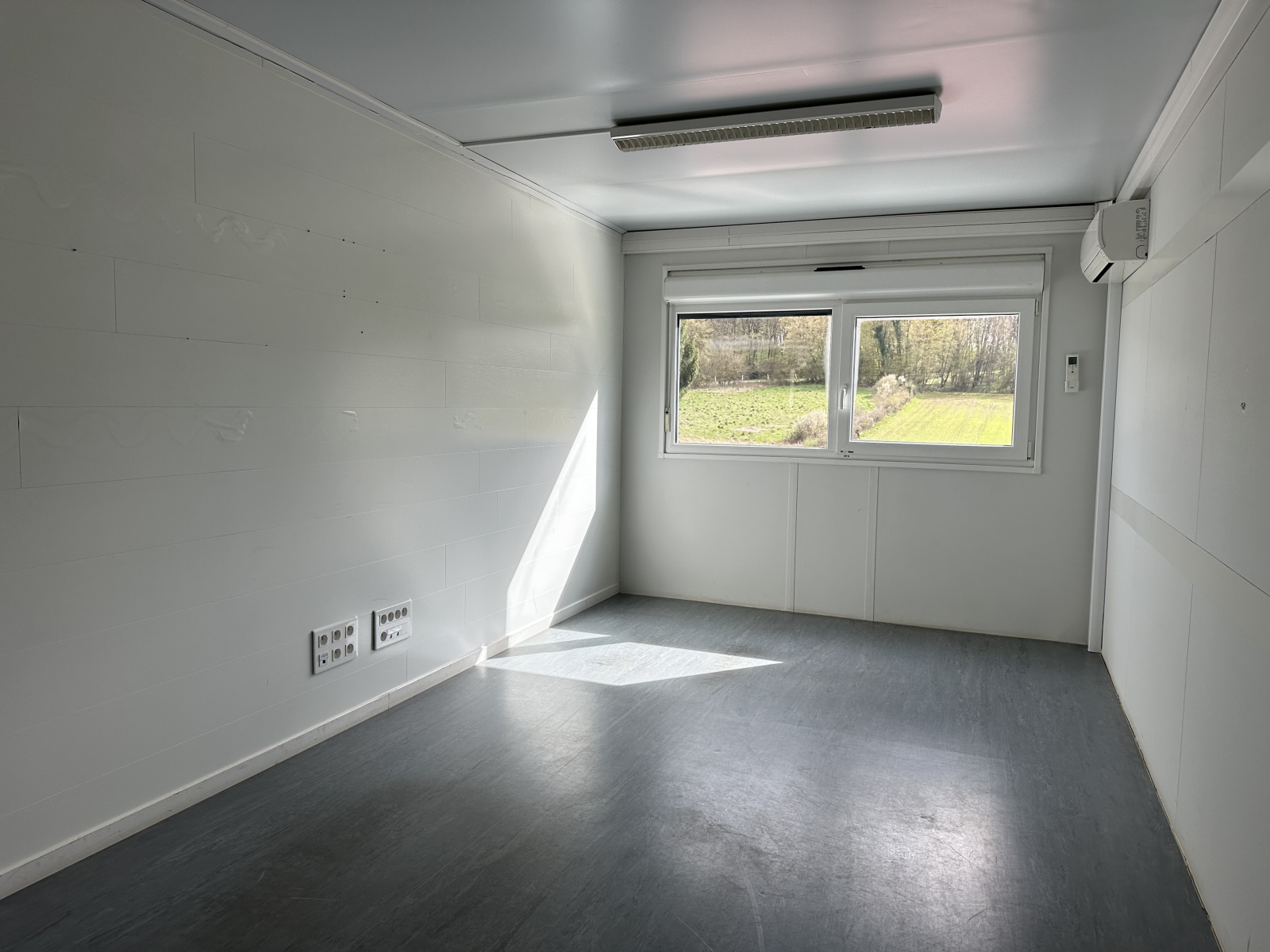 Image_, Local commercial, Pérouse, ref :2379