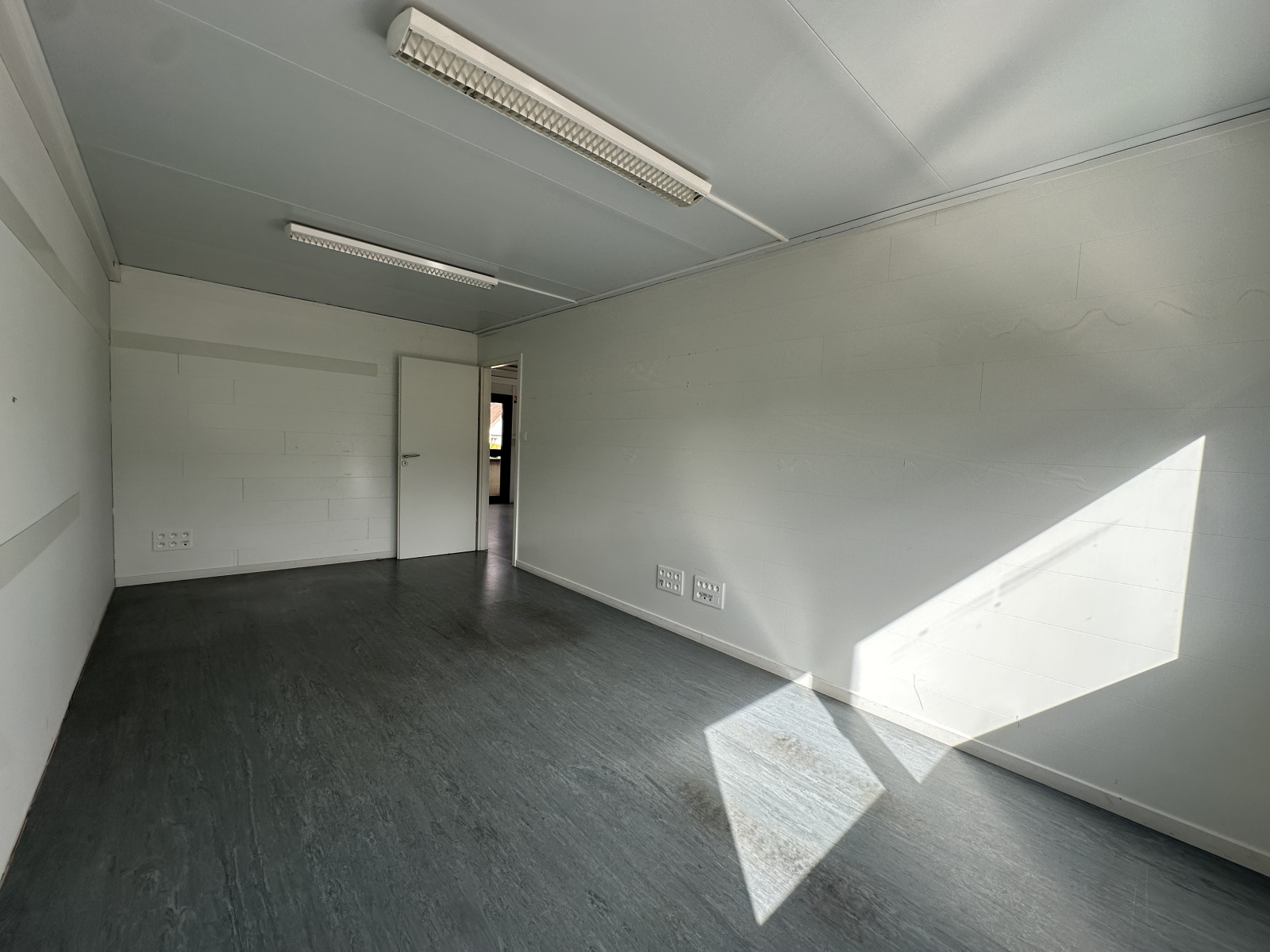 Image_, Local commercial, Pérouse, ref :2379