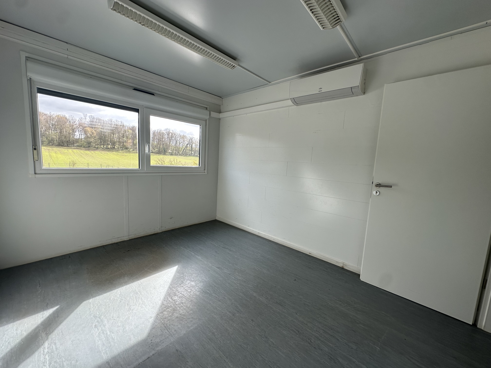 Image_, Local commercial, Pérouse, ref :2379