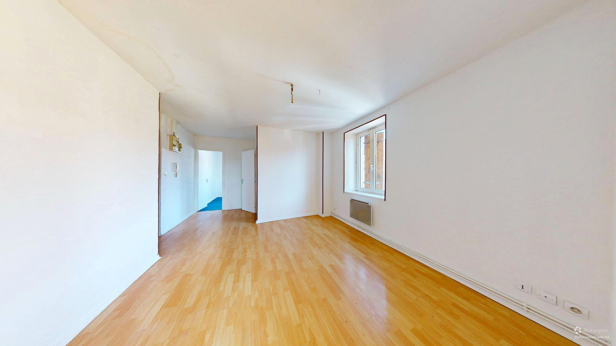 Uniquement chez Girardi, à rafraîchir, un appartement de 37